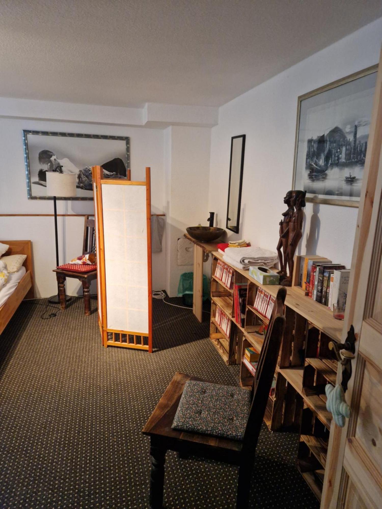Grosses Gemuetliches Zimmer Mit Eigener Dusche Und Sauna Auf Wunsch Rheinstetten Exterior photo